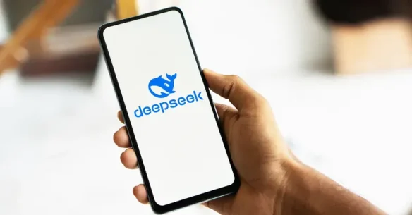 DeepSeek: Τι είναι και πώς λειτουργεί το κινέζικο AI Chatbot